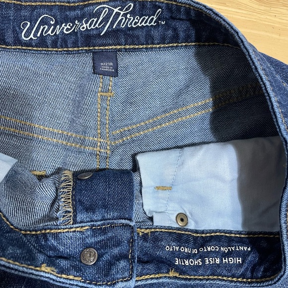 Universal Thread High Rise Denim Shorts - Picture 4 of 5
